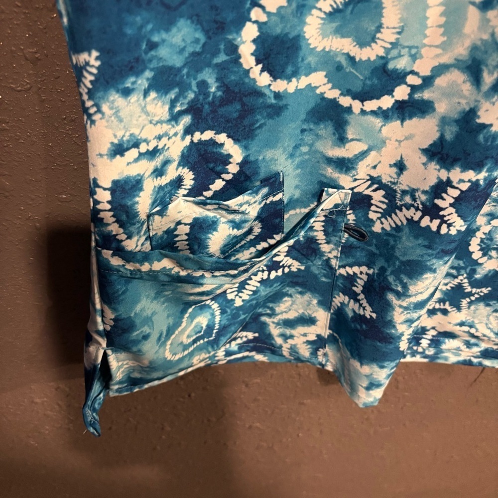 Women's GT Performance Blue Patterned Scrub Top - Picture 4 of 4
